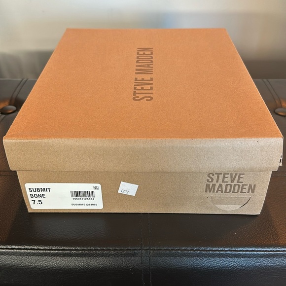 Steve Madden Submit Bone 7.5 Wedges - Picture 8 of 8